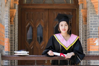 外國語言文學(xué)在職研究生考試分?jǐn)?shù)線多少，適合哪些人讀