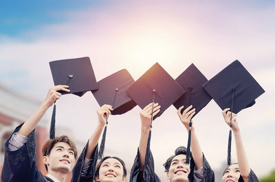 大連大學在職研究生學制多長？學費多少