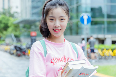 報考藥學(xué)在職研究生可以選擇哪些學(xué)校？