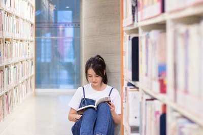只有本科畢業(yè)證可以報(bào)考英語口譯在職研究生嗎？