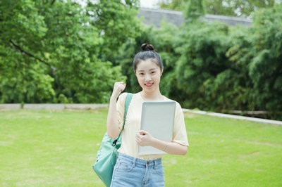 2022年報考首都經(jīng)濟貿(mào)易大學在職課程培訓班考生應(yīng)具備哪些資格？