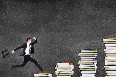 攻讀湖南大學在職研究生學費該如何繳納？