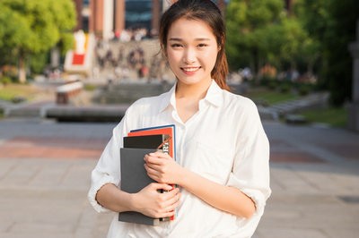 國(guó)際貿(mào)易學(xué)在職研究生考試科目有哪些？通過(guò)率高嗎？