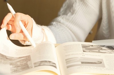 2023年國際政治在職研究生報(bào)考條件及流程是怎樣的？