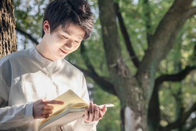 國外學(xué)歷攻讀臨床醫(yī)學(xué)在職研究生報考條件有哪些？