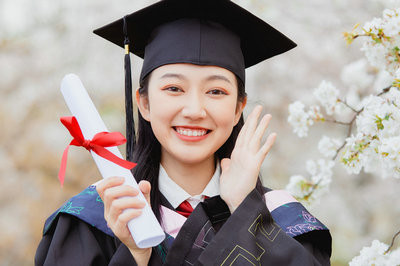 報(bào)考政治經(jīng)濟(jì)學(xué)在職研究生證書(shū)認(rèn)可度高嗎？