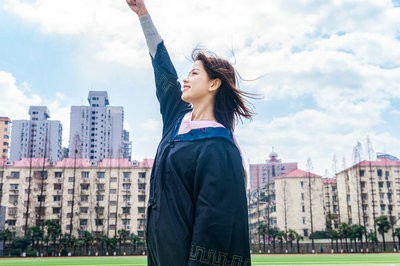 2023年報考公共管理在職研究生考試成績什么時候查詢？
