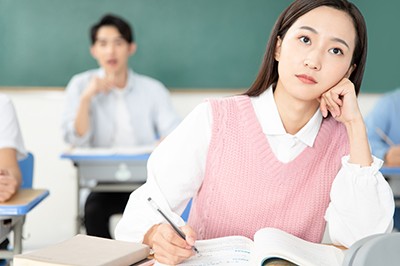 2023年臺灣在職研究生學(xué)費是多少，好考嗎？