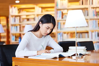 報(bào)考英語筆譯在職研究生可以提升學(xué)歷嗎？