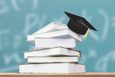 英國奇切斯特大學國際碩士一般什么時候上課?