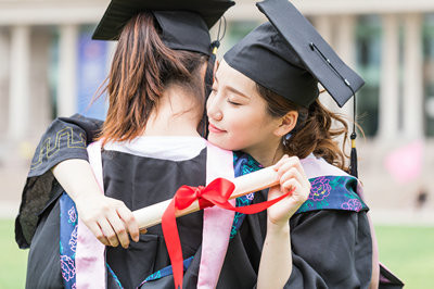 報(bào)考英國威爾士三一圣大衛(wèi)大學(xué)國際碩士是中文授課嗎？