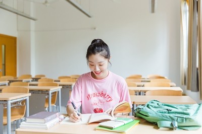 2023年河南在職研究生學(xué)費是多少，好考嗎？