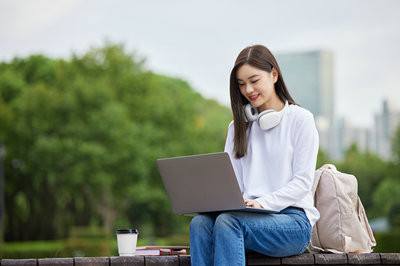 在職員工怎么報(bào)考上海財(cái)經(jīng)大學(xué)在職研究生？