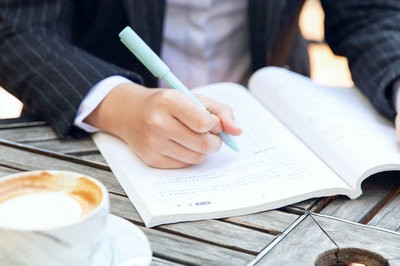 馬來西亞思特雅大學(xué)國(guó)際碩士是英語授課嗎？