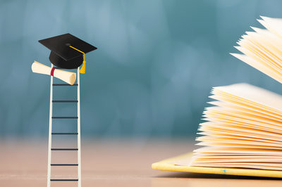 大連大學在職研究生什么時間開始報名？