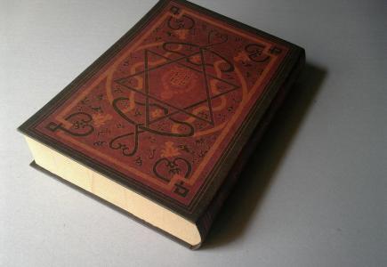 在職研究生是在周末授課嗎？